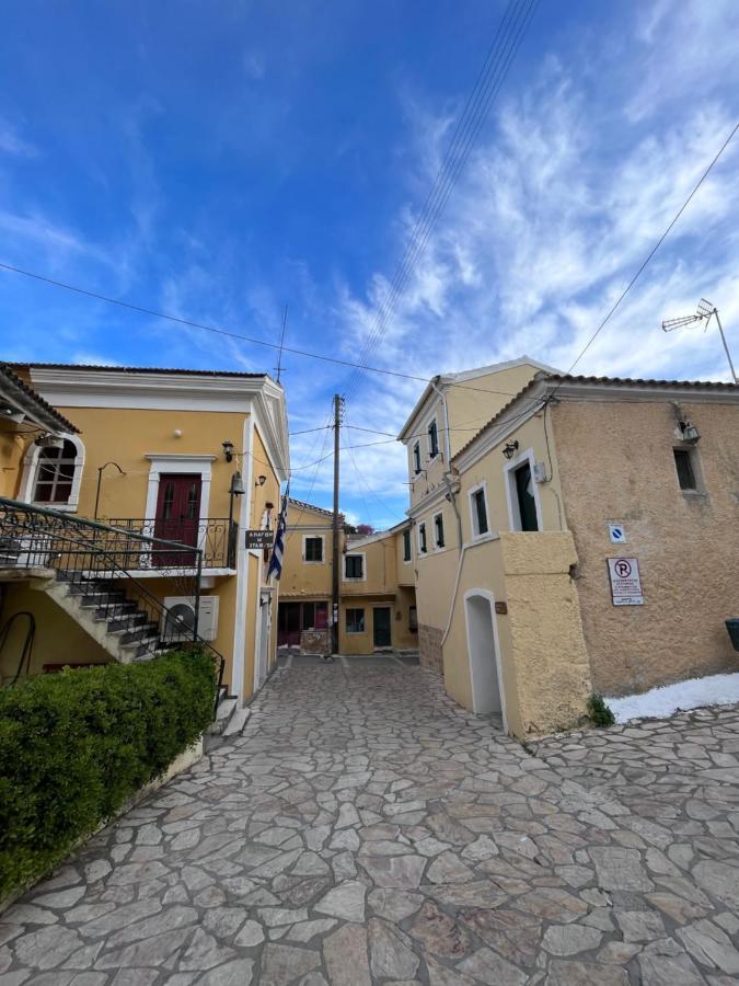 La Casa Del Barbiere Apartment Argyrades Exterior foto